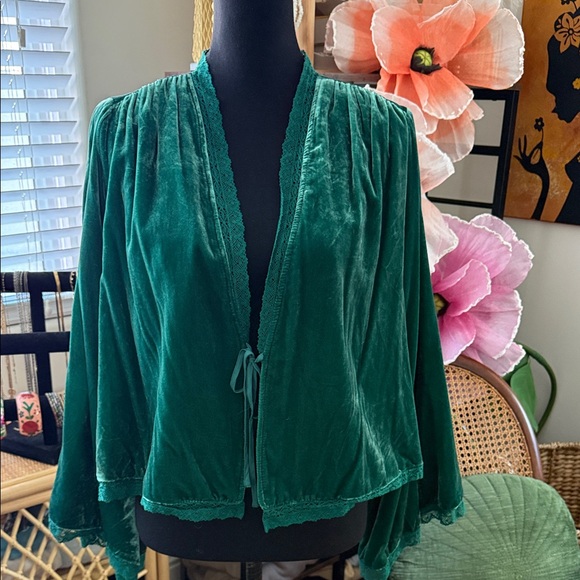 NWT Free People Emerald Green Velvet Lace Trim Bell Sleeve Bed Jacket